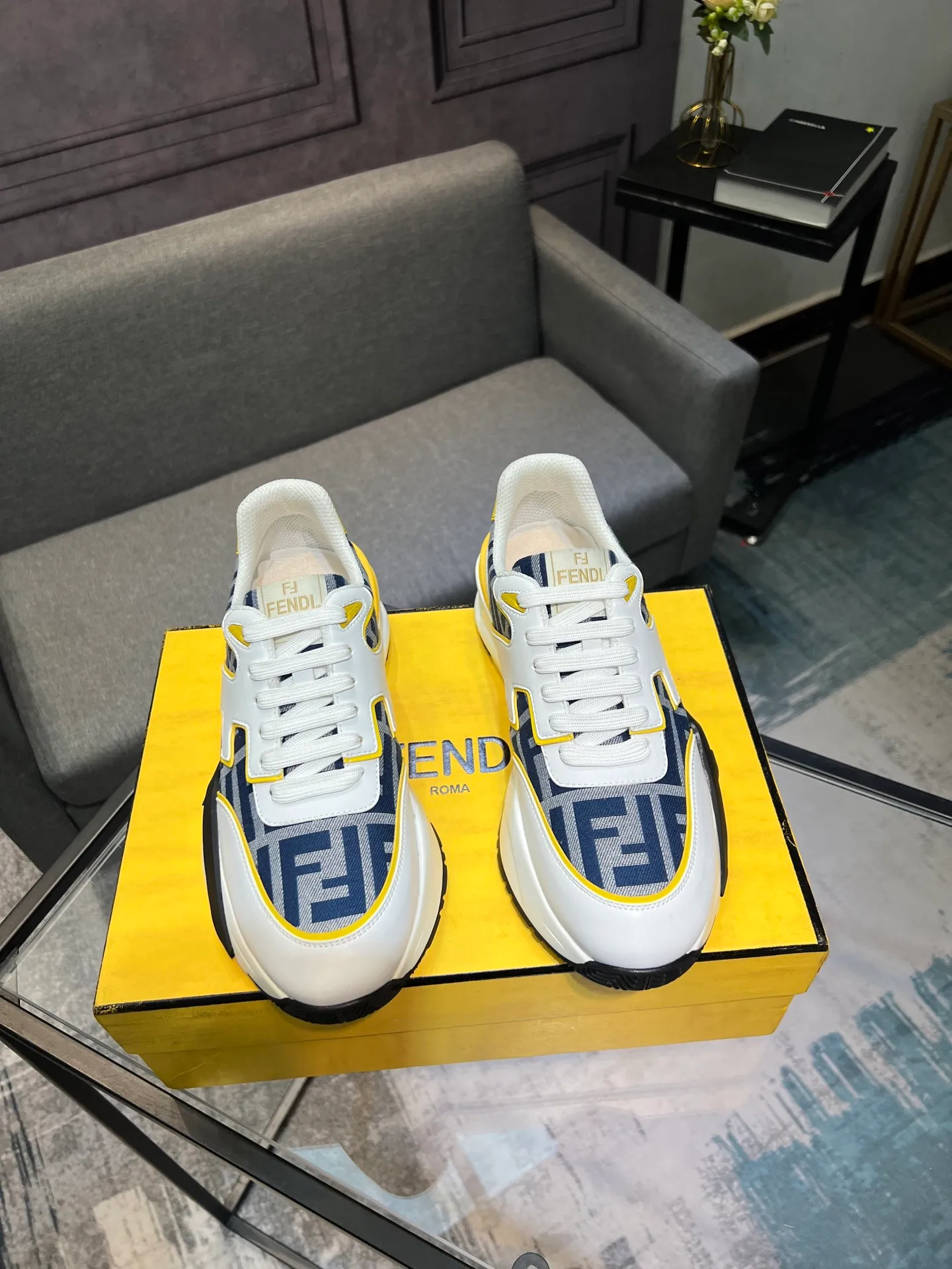 Men's shoes 💰580 FENDI men's fashion casual shoes 👟Hot sale🔥Official website 1:1 replica ⬆️Original quality - Original leather - Original breathable mesh lining Original outsole 1:1 replica, code number 38-44 (45-46 customized)